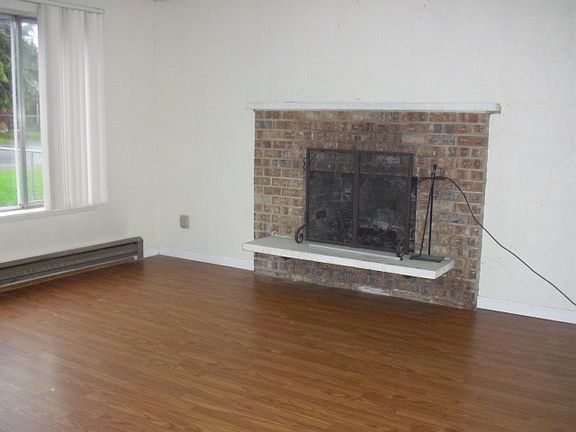 2nd image of 8043 S Sheridan Ave