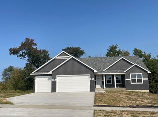 271 Eagle Ridge Dr, Roberts, WI 54023