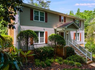 9041 Par Dr, Douglasville, GA 30134