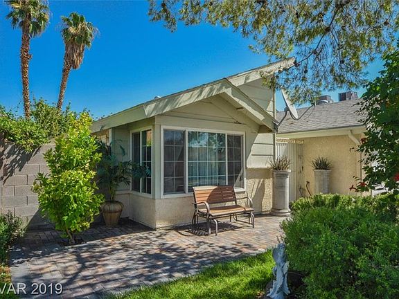 3rd image of 7110 Mountain Moss Dr