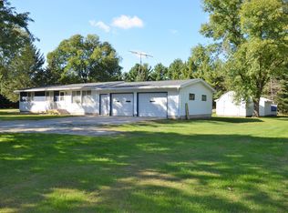 651 E Main St, Le Roy, MN 55951