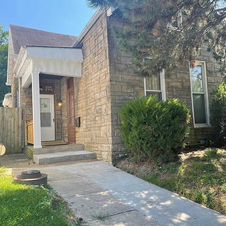 1st image of 305 E Michigan St