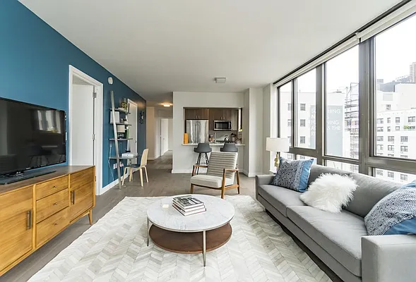 Rented by Greystar | media 28