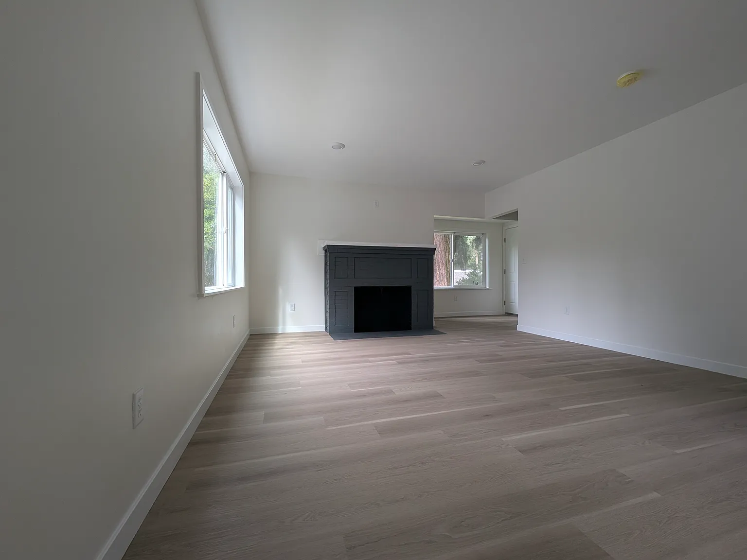 4308 NE Sunset Blvd — Photo 4