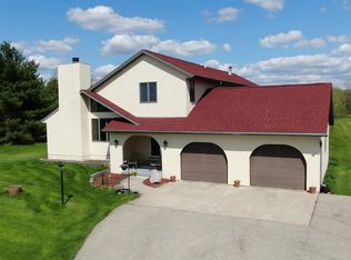 N1082 Fremont Rd, Whitewater, WI 53190