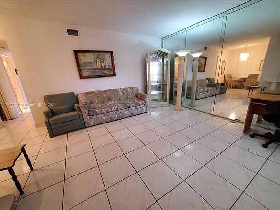 3rd image of 17050 NE 14th Ave APT 208