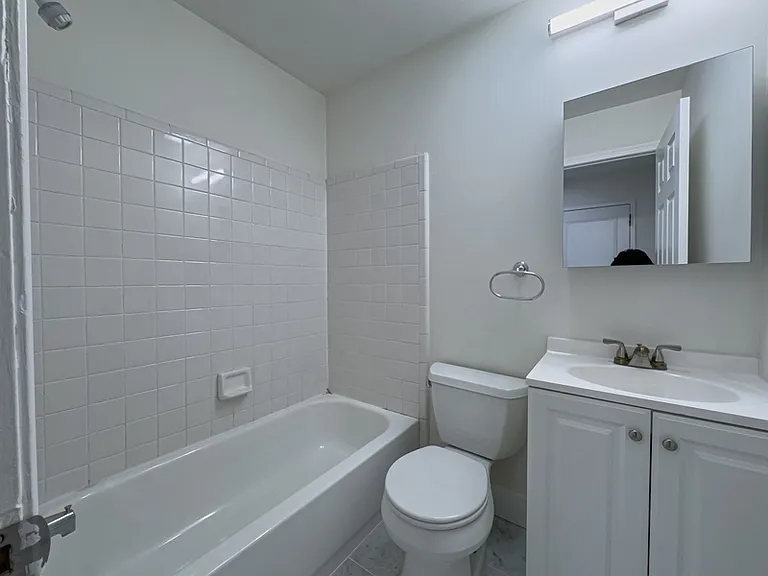 1703 Green St #4 — Photo 17