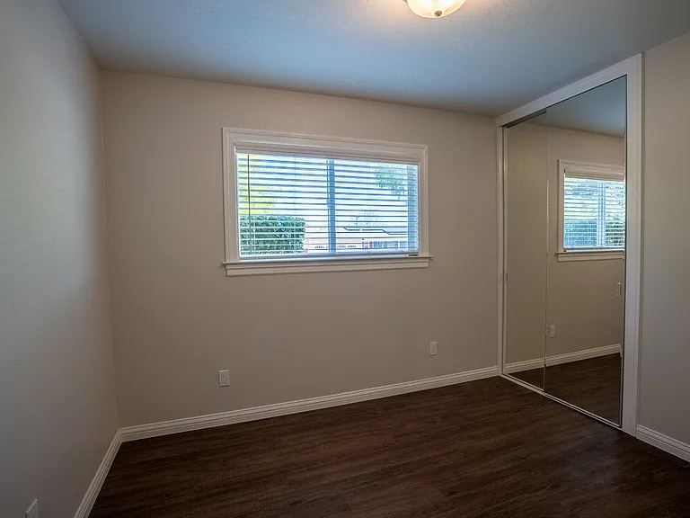 1164 Linda Dr — Photo 11