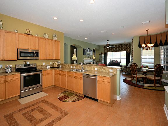 3rd image of 665 Chestwood Chase Dr
