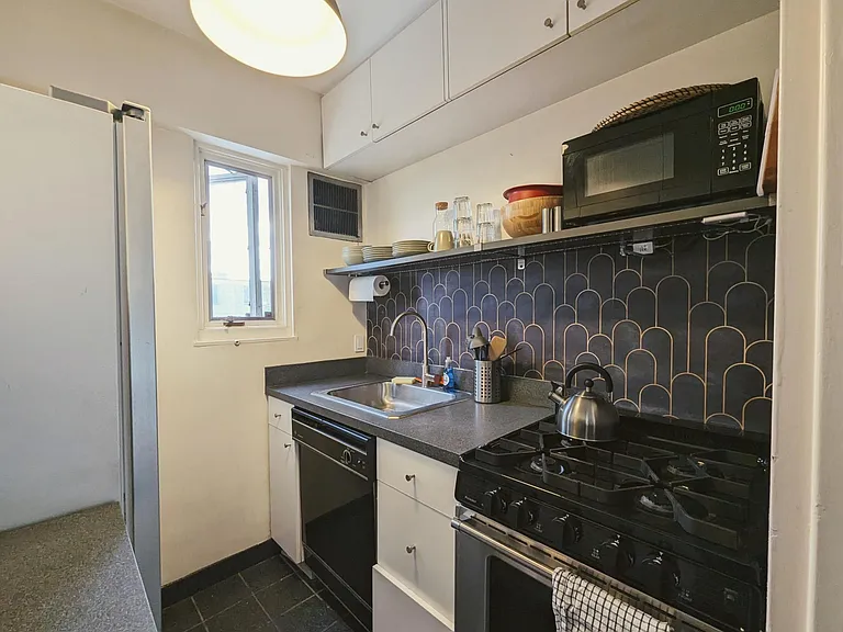 2720 Wisconsin Ave NW #703 — Photo 11