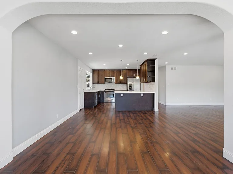 222 Indio Dr — Photo 9
