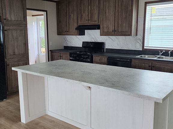 3rd image of 79 Deerfield Pines Dr