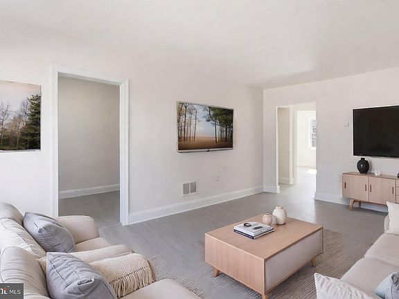 2nd image of 1509 Filbert St