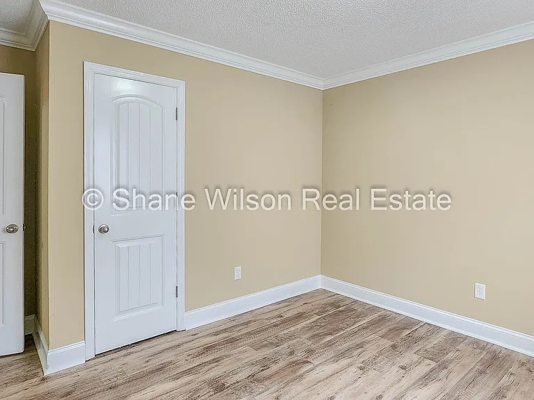 213 Ridgewood Cir — Photo 14
