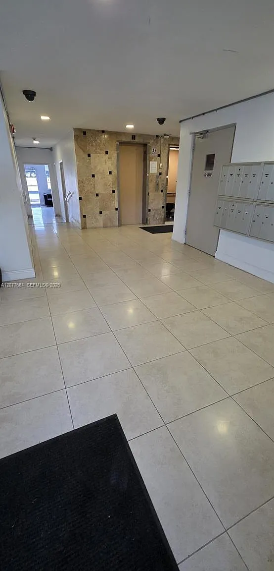 Apollo Condo — Photo 3