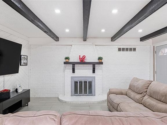 3rd image of 6621 Woodson Rd