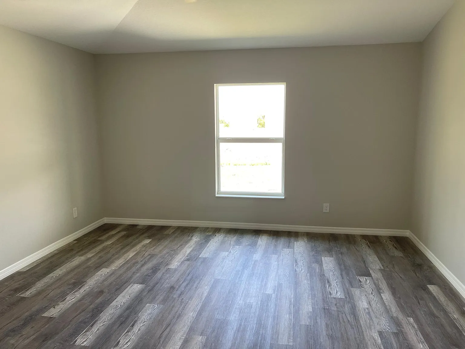 4 bed, 1556 sqft, $1,850 — Photo 4