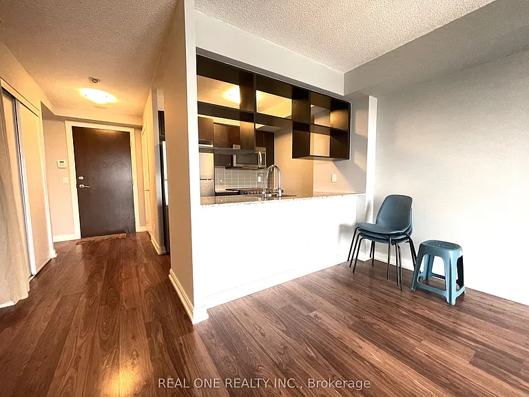 181 Village Green Sq #1912 — Photo 23