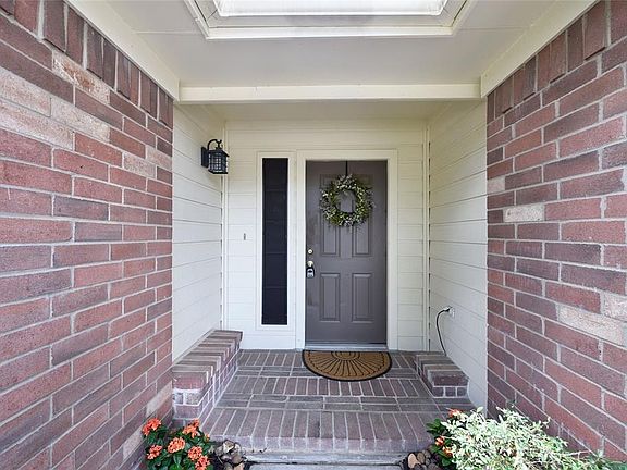 2nd image of 10019 Encino Cove Ct