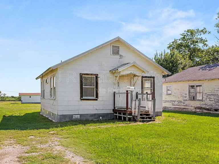 807 W Sabine St — Photo 15