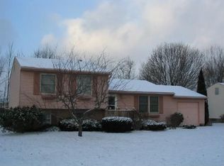 5766 Dalton Dr, Farmington, NY 14425