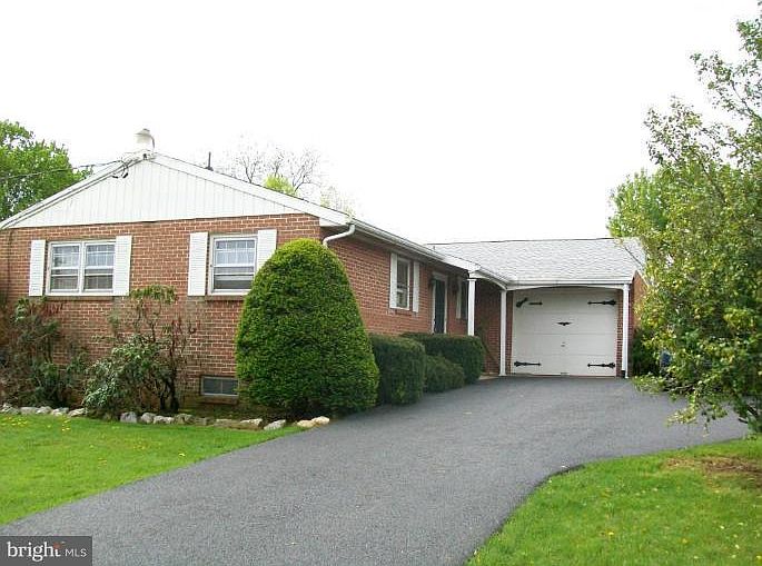 2nd image of 8818 Stottlemyer Rd