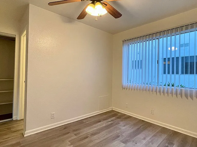 320 W Canon Perdido St #6 — Photo 9