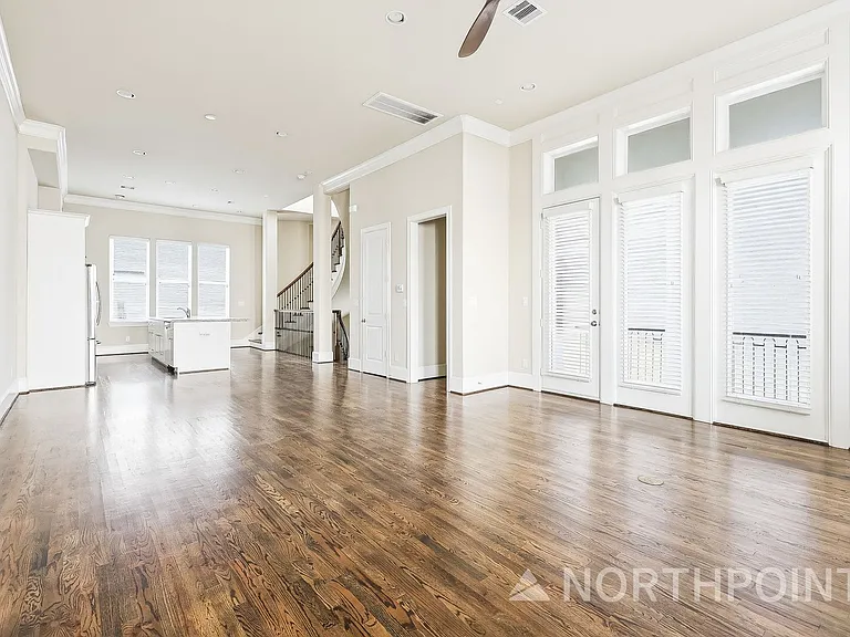 2710 Cohn Gdn — Photo 4