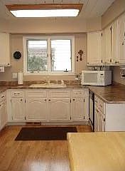 5th image of 150 Lorraine Dr