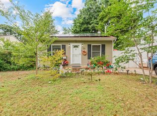 55 Inwood Ave, Selden, NY 11784
