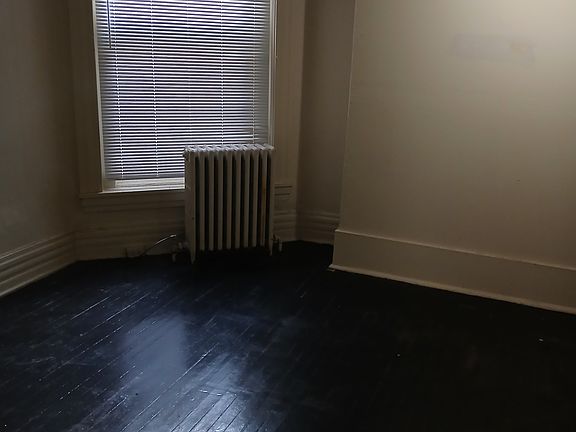 5th image of 121 W Ormsby Ave #1