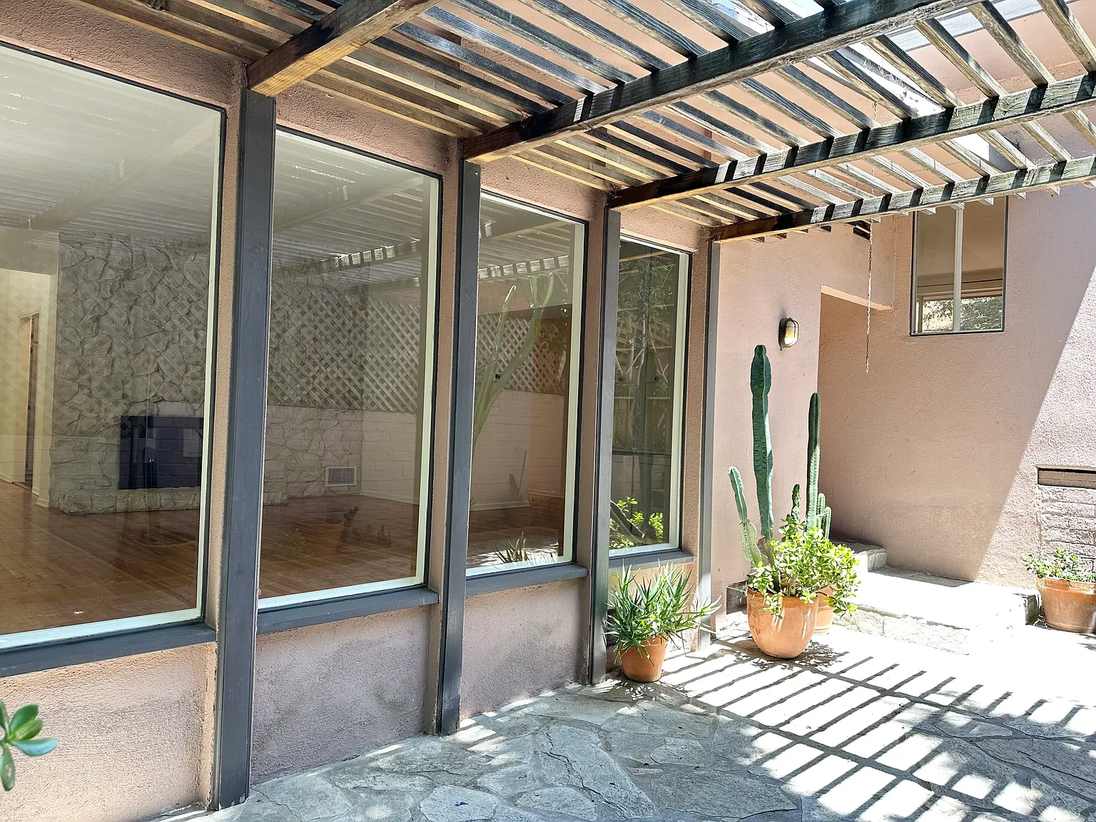 2 bed, 1.5 bath, 1235 sqft, $5,200 — Photo 3