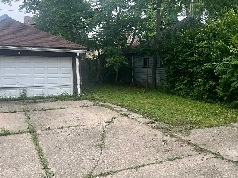 426 W Delavan Ave #UPPER — Photo 5