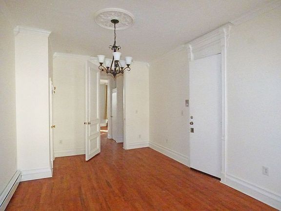 5th image of 166 Halsey St APT 1B