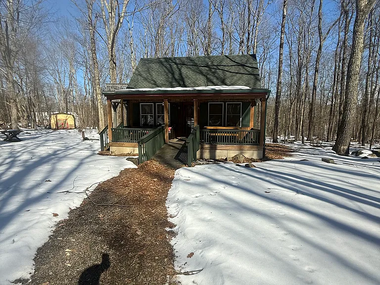 228 Estate Dr — Photo 2