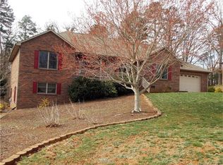 6614 Forest Creek Dr, Denver, NC 28037