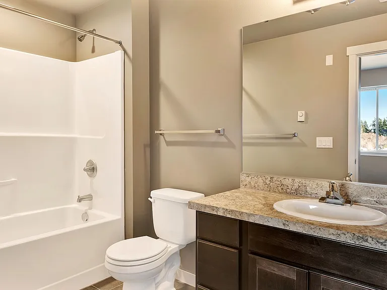 The Fairhaven Pointe Apartments — Photo 36
