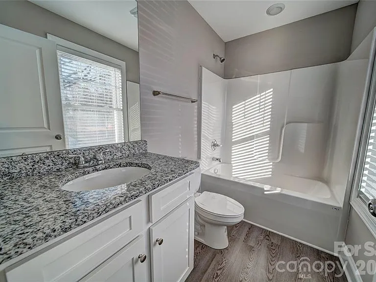 1414 Mason St — Photo 17