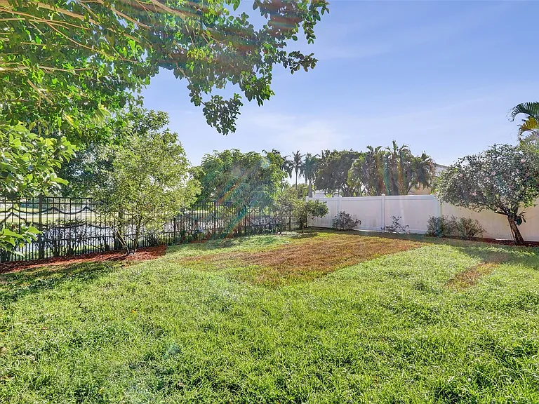 10902 Tamoron Ln — Photo 57
