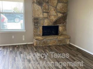 1608B Sun Valley Dr, Cleburne, TX 76033
