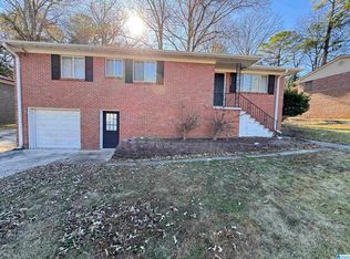 1113 Little John Ln, Birmingham, AL 35235