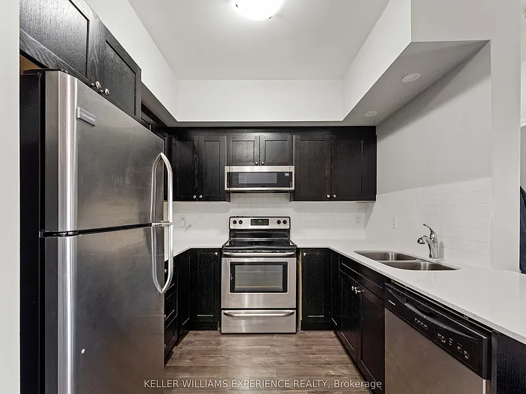 720 Yonge St #307 — Photo 11