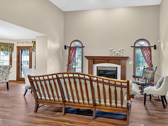 5th image of 1323 Park Meadow Dr