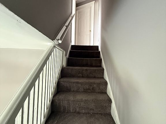 3rd image of 3610 Woodbine Ave #2