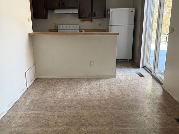 4th image of 7810 Crestline Ct