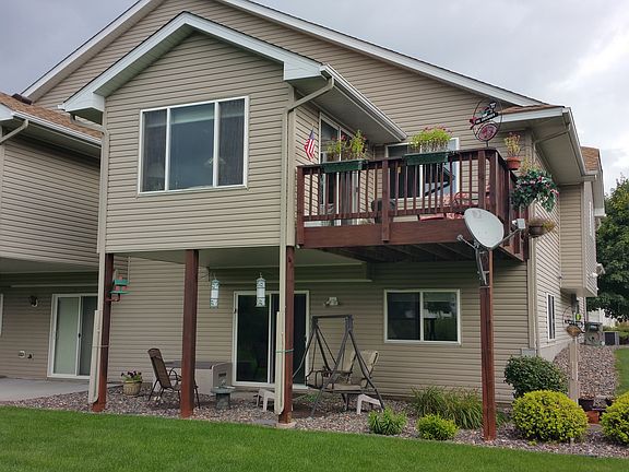 2nd image of 10880 Tyler Ct NE