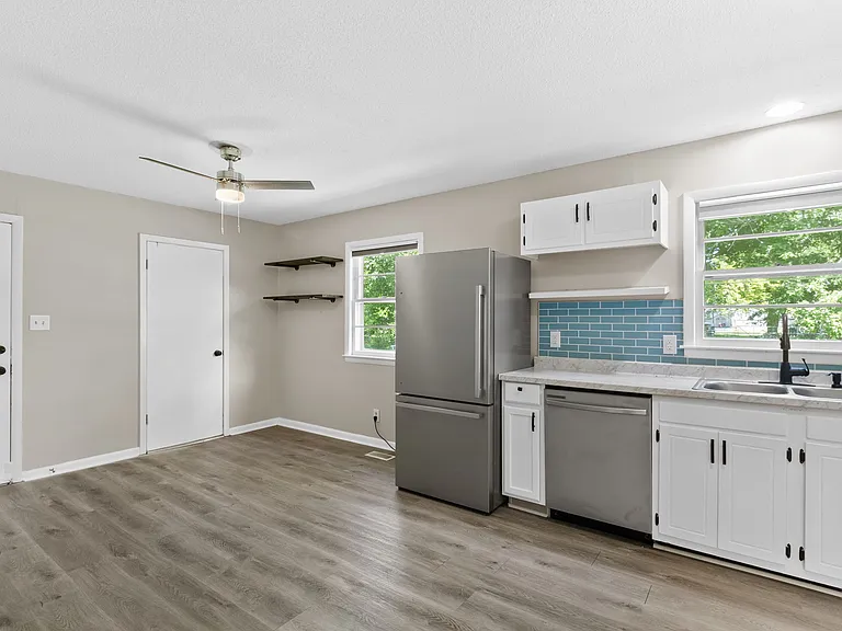 5215 Longbranch Dr — Photo 21