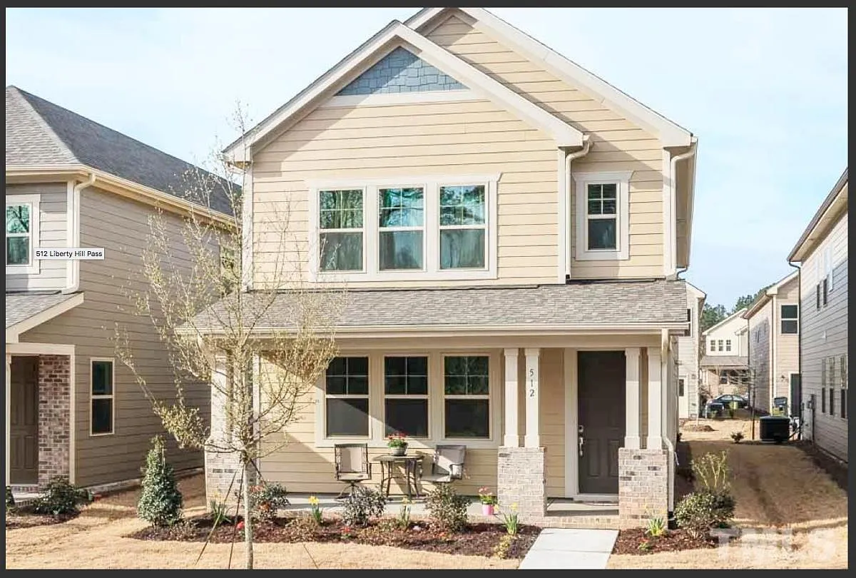 5 bed, 2.5 bath, 2620 sqft, $2,700 — Photo 1