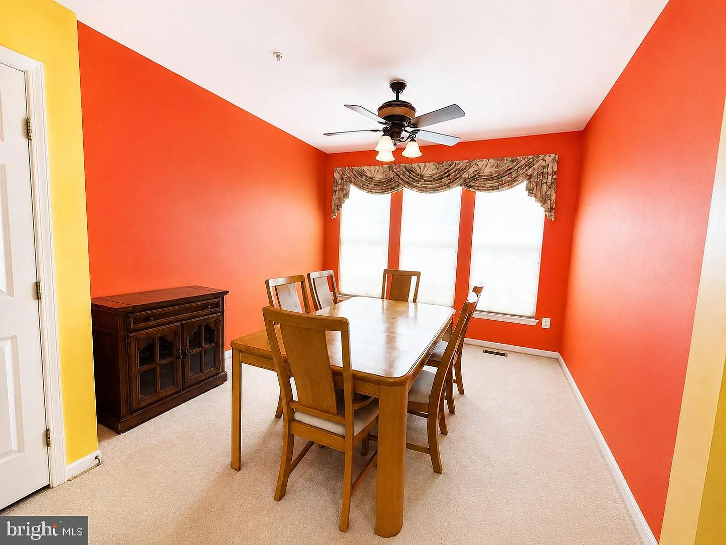3 bed, 4.0 bath, 1584 sqft, $2,900 — Photo 4
