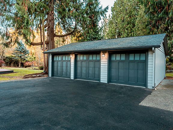 4th image of 2315 268th Ave NE